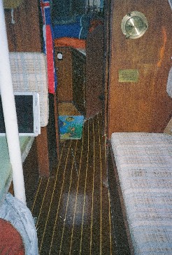 Petur's Main cabin forward.jpg