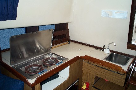 Manana III Galley1