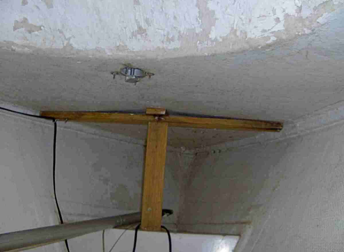 Claude's C22 Interior support.jpg
